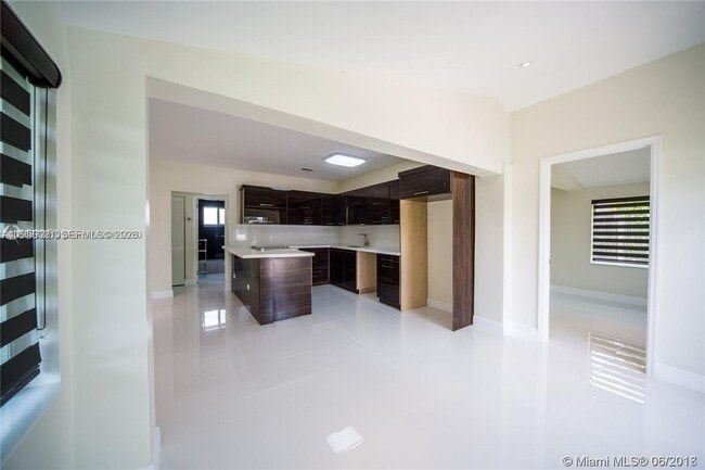 Photo - 1748 NE 180th St