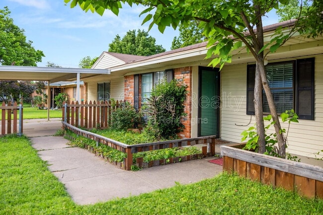 Photo - 209 S Rita St