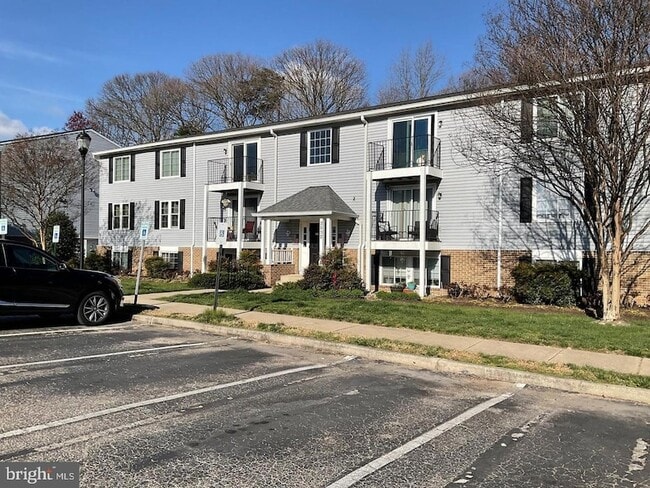 Photo - 3502 Lochearn Ct Unidad A