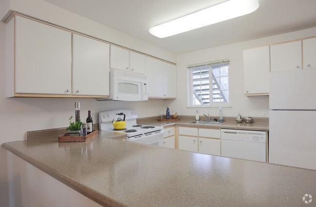 Creekside at Tanasbourne Apartments