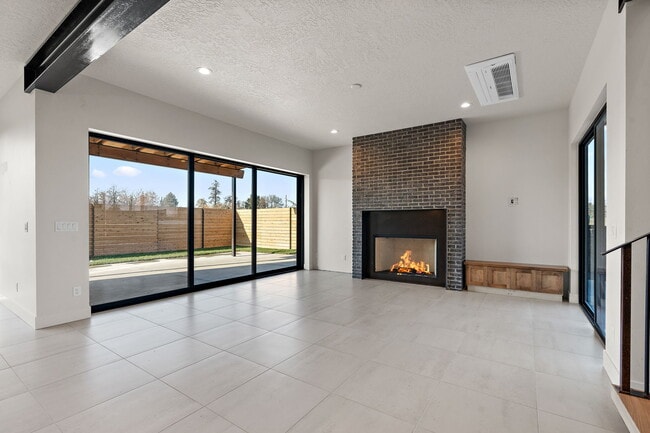 Photo - 98 S Carbon Rivet Ave