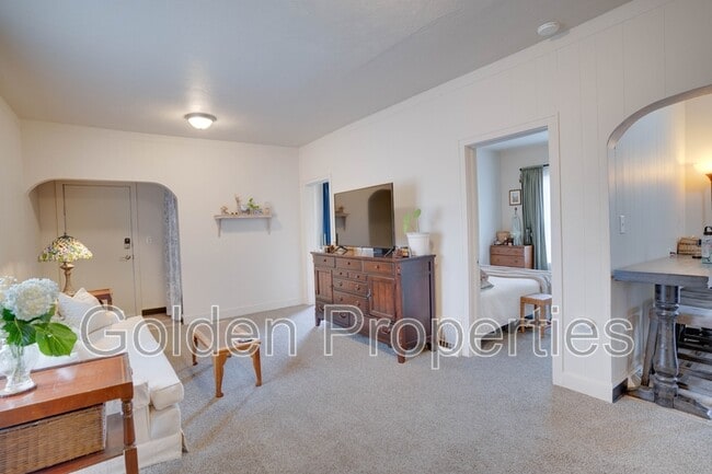 Photo - 944 N 7th St