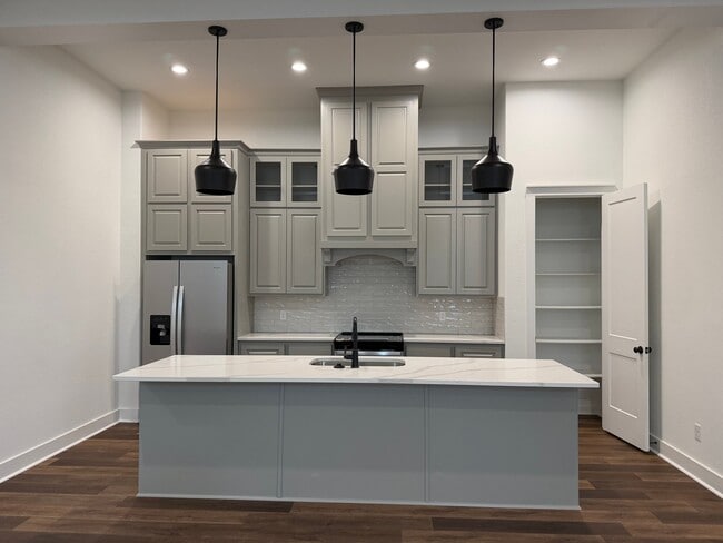 Photo - 5041 Mooney Fls Dr