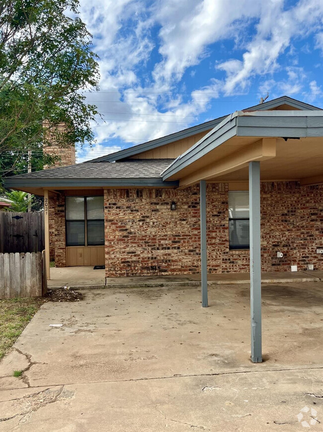 Building Photo - 2021 S Loop 289 Rental