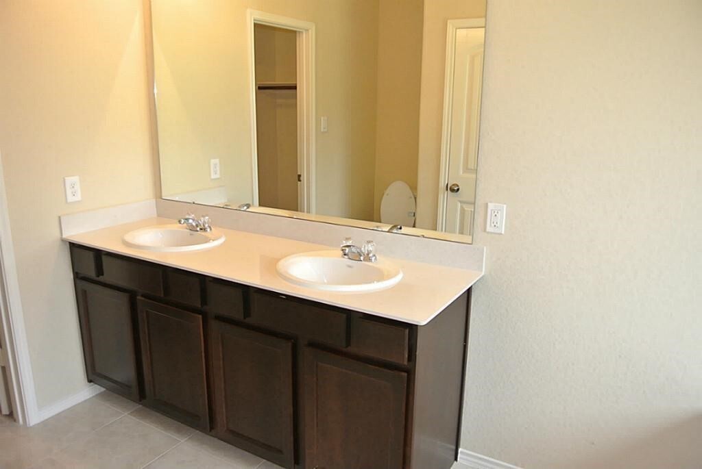 Photo - 1742 Parkside Shrs Ln