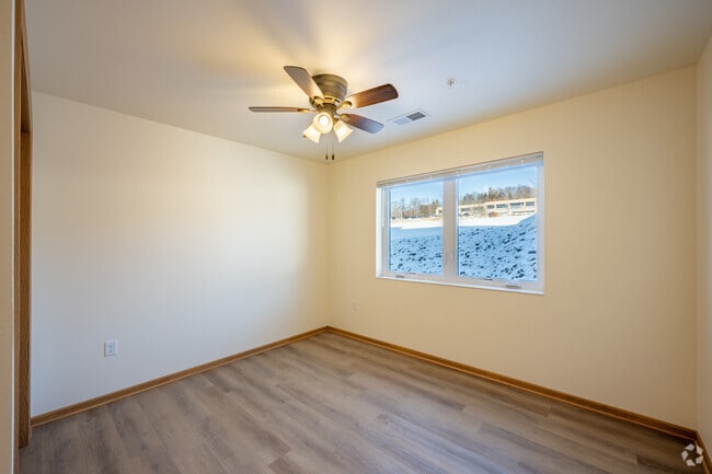3BR, 2BR - 1,100SF - Primary Bedroom