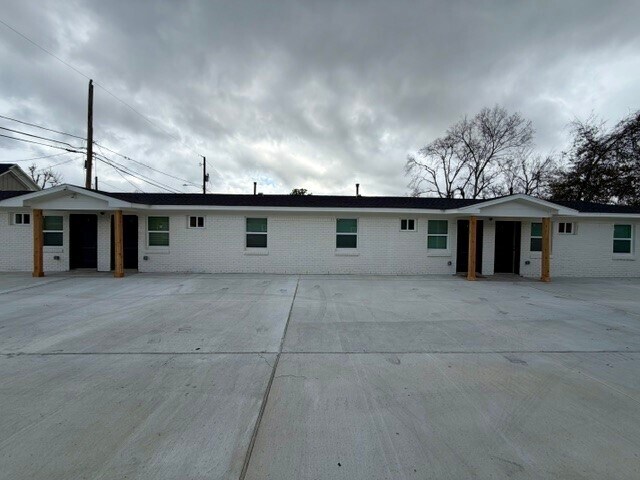 Photo - 206 E 33rd St Unidad 8