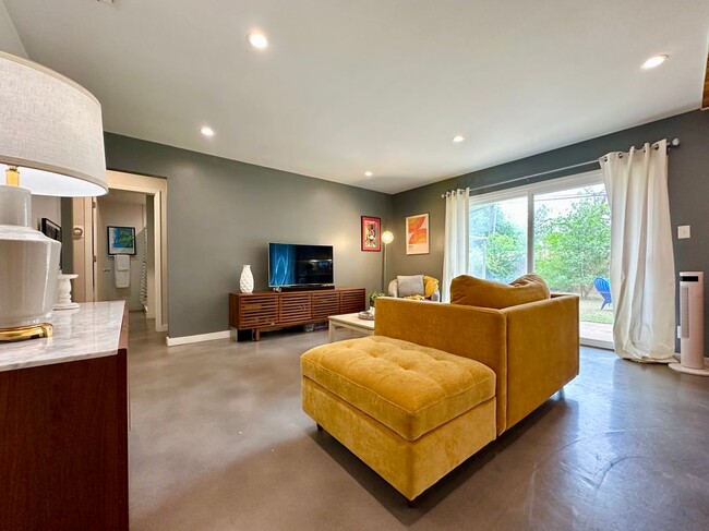 Photo - 2707 Ashdale Dr