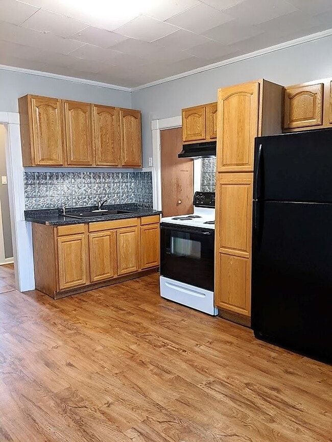 Building Photo - 187 Worcester St Unit 1