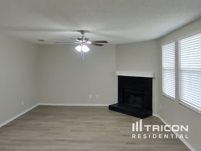 Photo - 2669 Bandera Pl