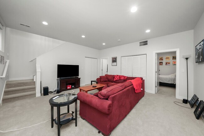 Photo - 838 W Erie St Unidad 1W