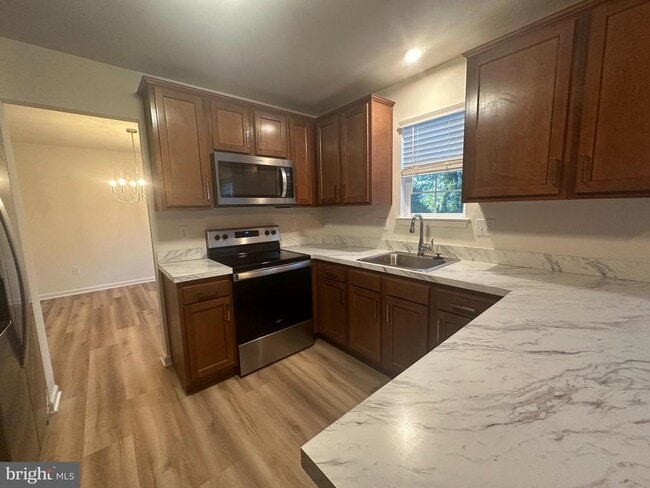 Building Photo - 369 Minck Ave Rental