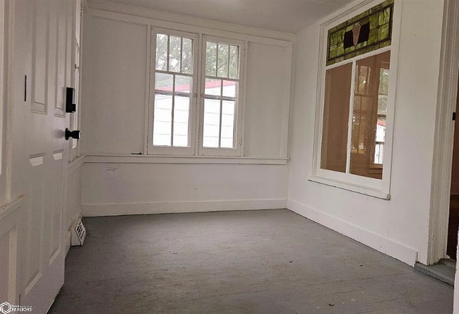 Photo - 107 E Vest St