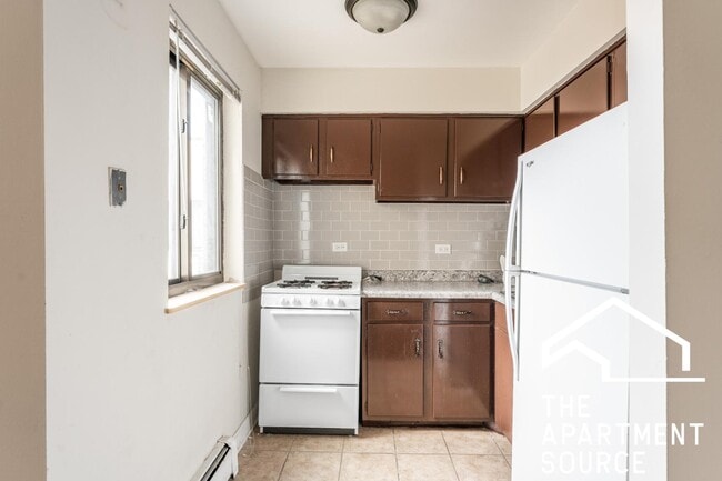Photo - 5851 N Winthrop Ave Unit 305