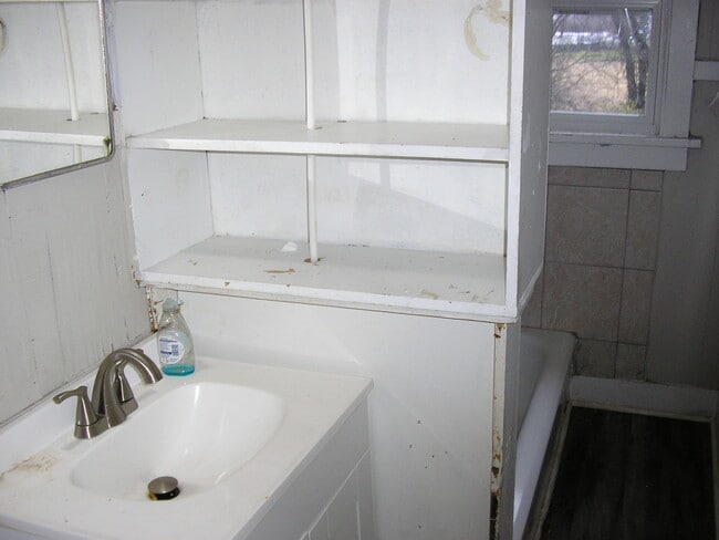 Photo - 630 Woodford Ave Unit 3