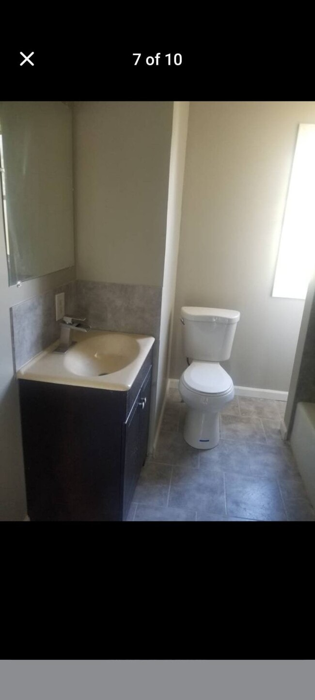 Photo - 7044 Dunbar Rd