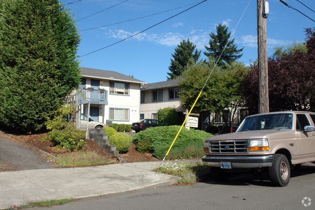 Shade Tree Apartments