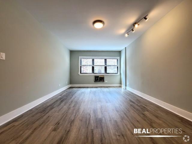 Building Photo - 1 bedroom in CHICAGO IL 60610 Unit A2 Rental