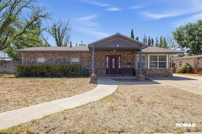 1216 Alpine St