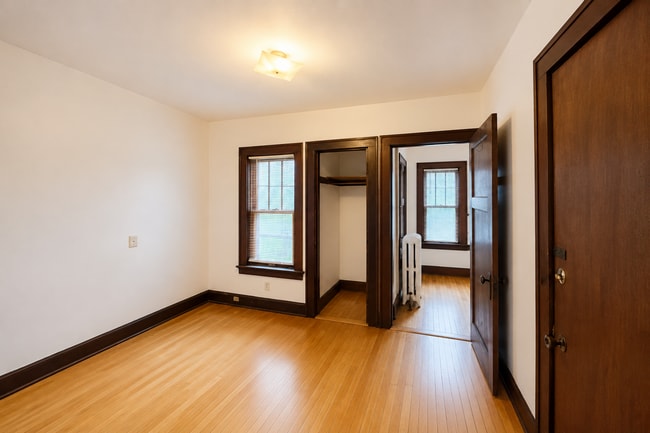 Photo - 1027-1027 Jenifer St Unit 1E