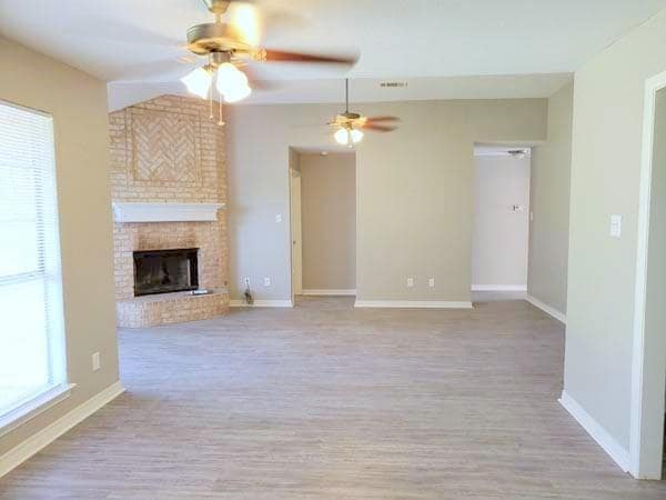 Photo - 516 Bluebird Ln