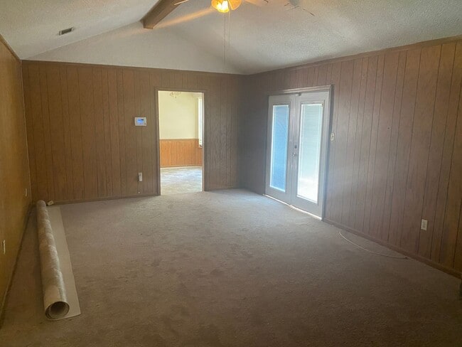 Photo - 2105 Vail Dr