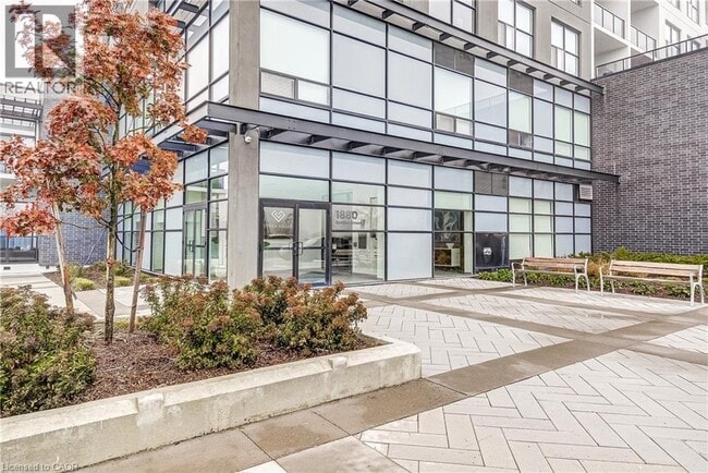 Photo - 1880 Gordon St Unité 101