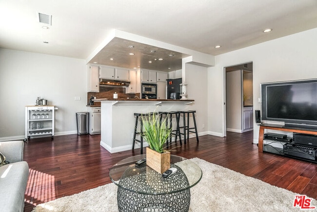 Photo - 4604 Glencoe Ave Unidad 8 Rental