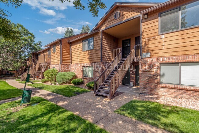 Building Photo - 2265 S Buckley Rd Rental