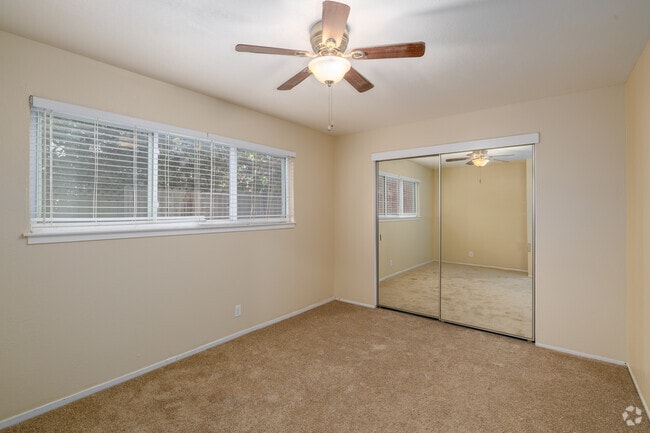 1 habitación, 1 baño - 550 pies cuadrados - Dormitorio - Birchwood Meadows