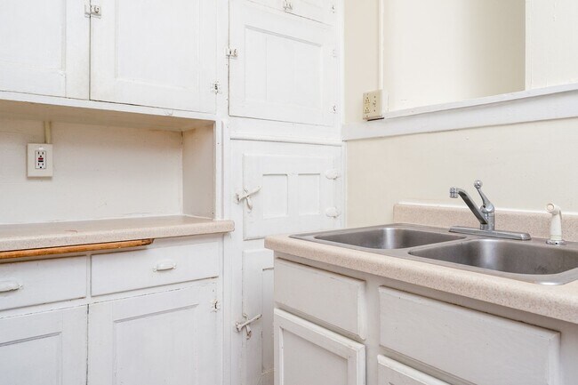 Photo - 2226 Garfield Ave S