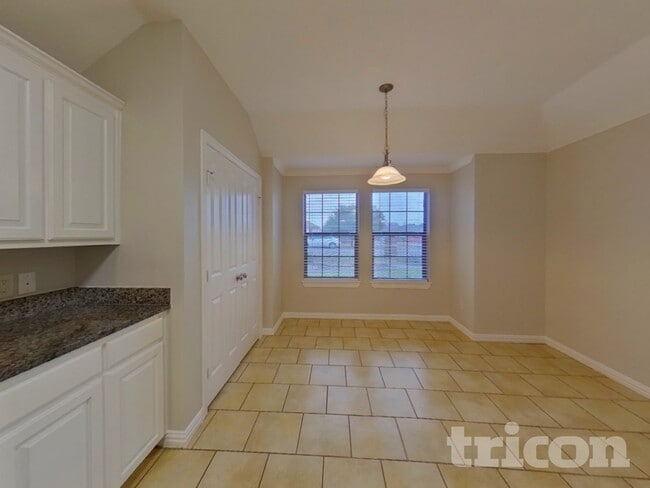 Photo - 804 Rambling Ct