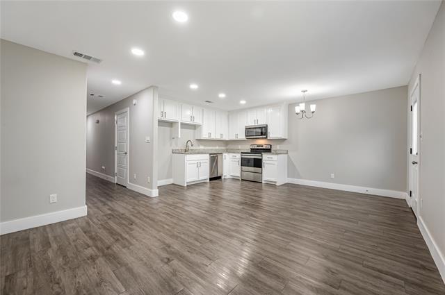 Photo - 901 W Collins St