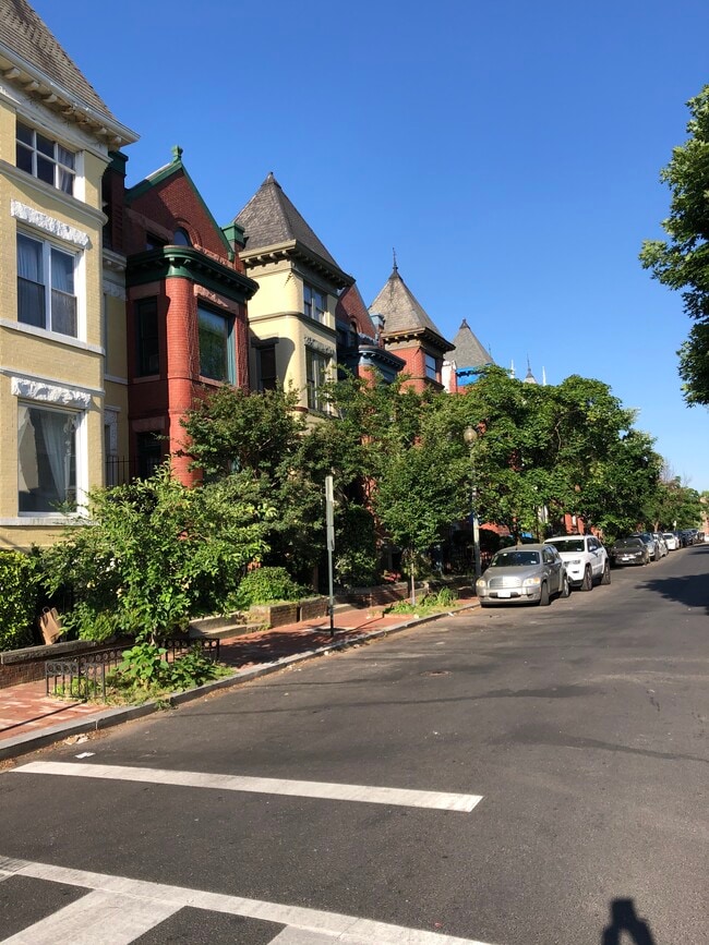 Photo - 902 Westminster St NW