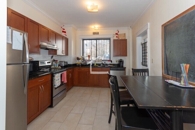 Photo - 27 Glenville Ave Condo