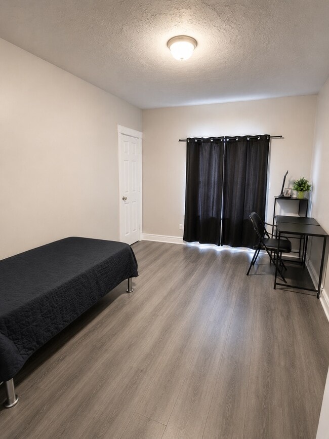 Photo - 261 Emming St