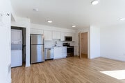 1BR, 1BA - 570 SF