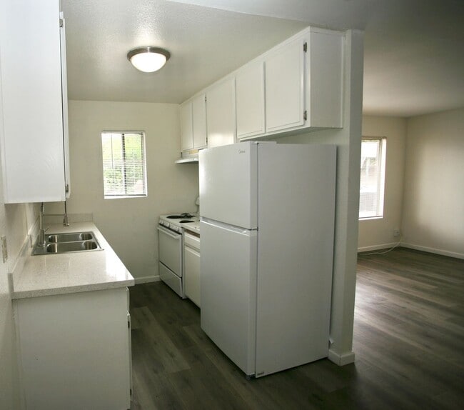 Photo - 1392 Helix St Unit Helix 1394