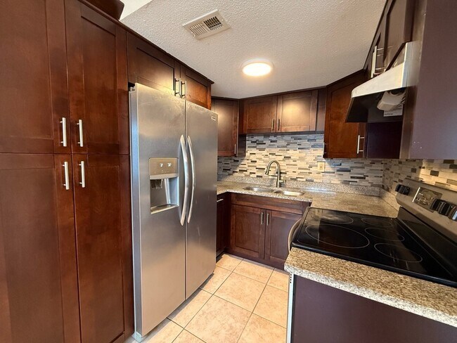 Photo - 605 92nd Ave N