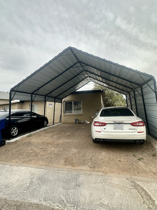 Photo - 850 E Freeman Pl