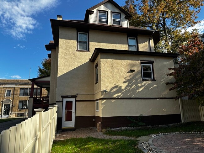 Building Photo - 39 Bartholdi Ave Unit Bartholdi ave Rental