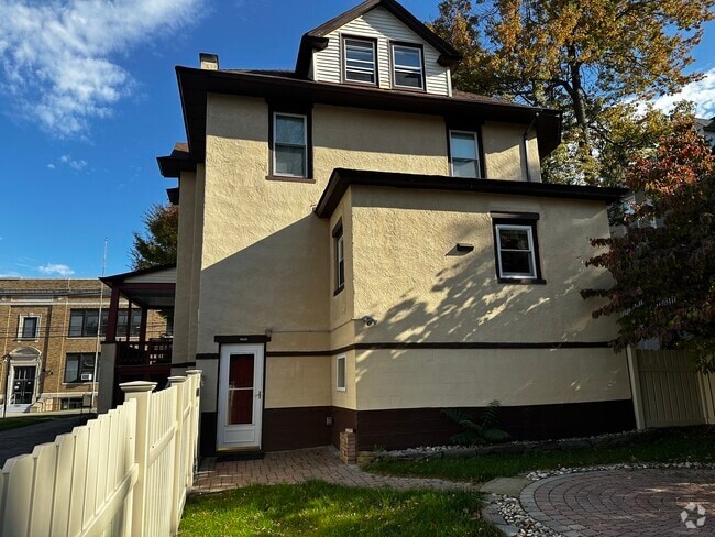 Building Photo - 39 Bartholdi Ave Unit 39 bartholdi ave Rental
