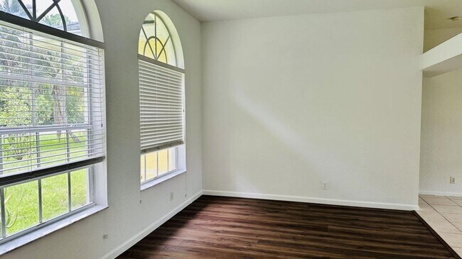 Photo - 16611 68th St N