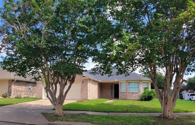 Photo - 19330 Larissa Dr