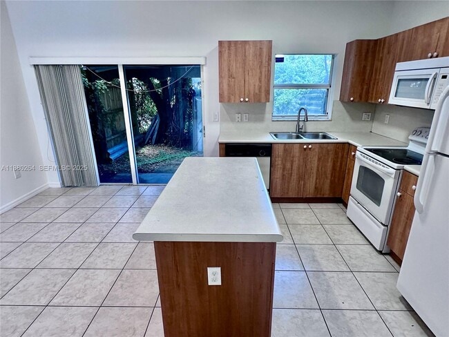 Photo - 1631 SE 30th St