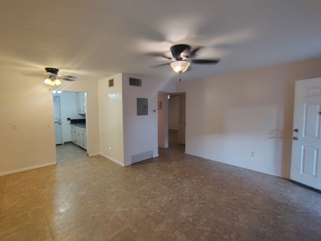 Photo - 3302-3308 E Glenn St Unit 3304