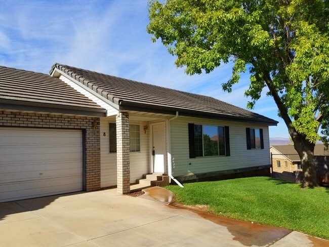 Photo - 438 N Stone Mountain Dr