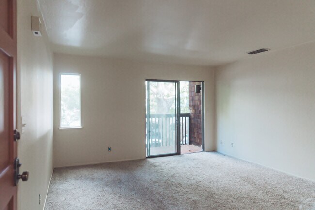 Photo - 1173 Honey Trl