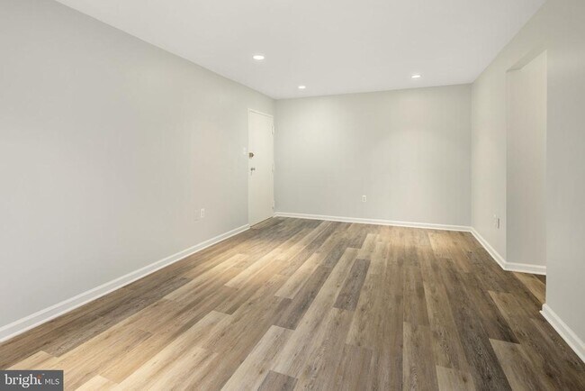 Photo - 3354 Woodburn Rd Unit 14