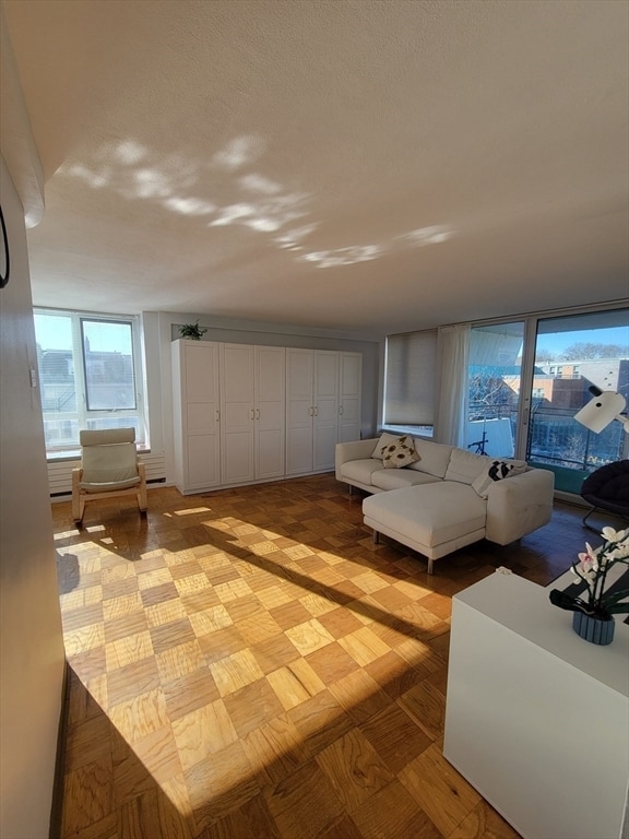 Building Photo - 65 Babcock St Unit 2